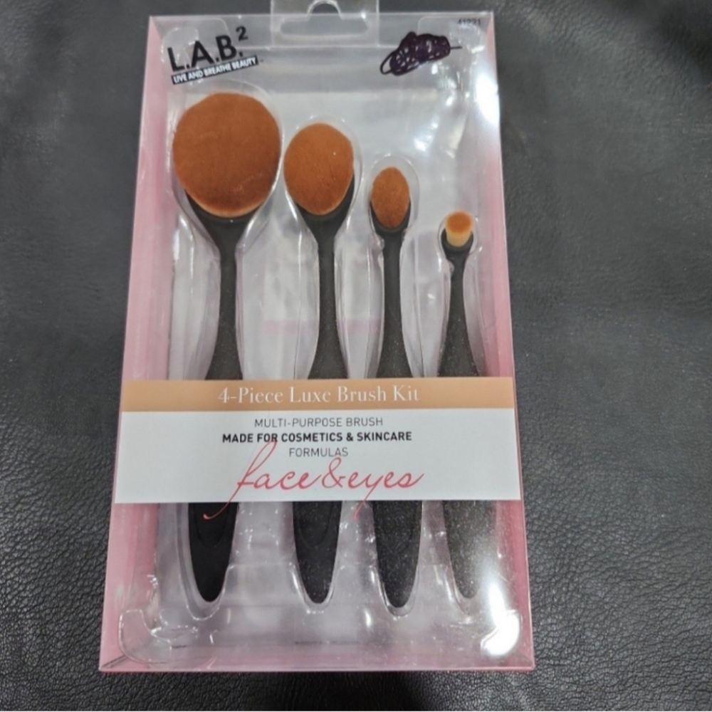 L.A.B.2 4PIECE LUXE MULTI PURPOSE FACE and EYES BRUSH KIT